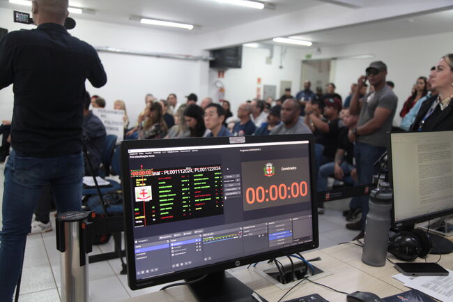 Vereadores de Londrina aprovam projetos que impactam remuneração de servidores municipais